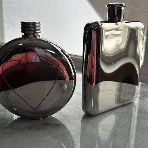 Bride and groom flasks stainless steel groom 6oz bride 4.5 oz screw off lids - Picture 9 of 13